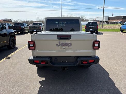 Certified 2020 Jeep Gladiator Rubicon w/ LED Lighting Group AWD/4WD image 4