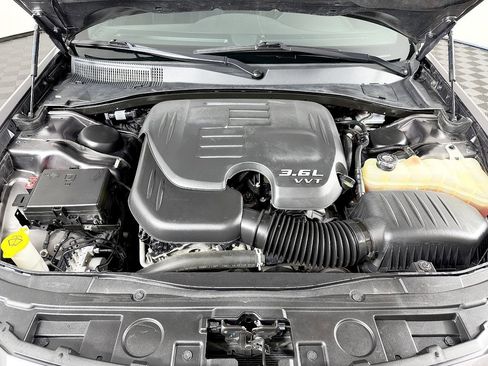 Used 2017 Chrysler 300 S RWD image 19