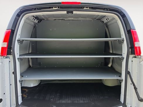 Used 2022 GMC Savana 2500 RWD image 13