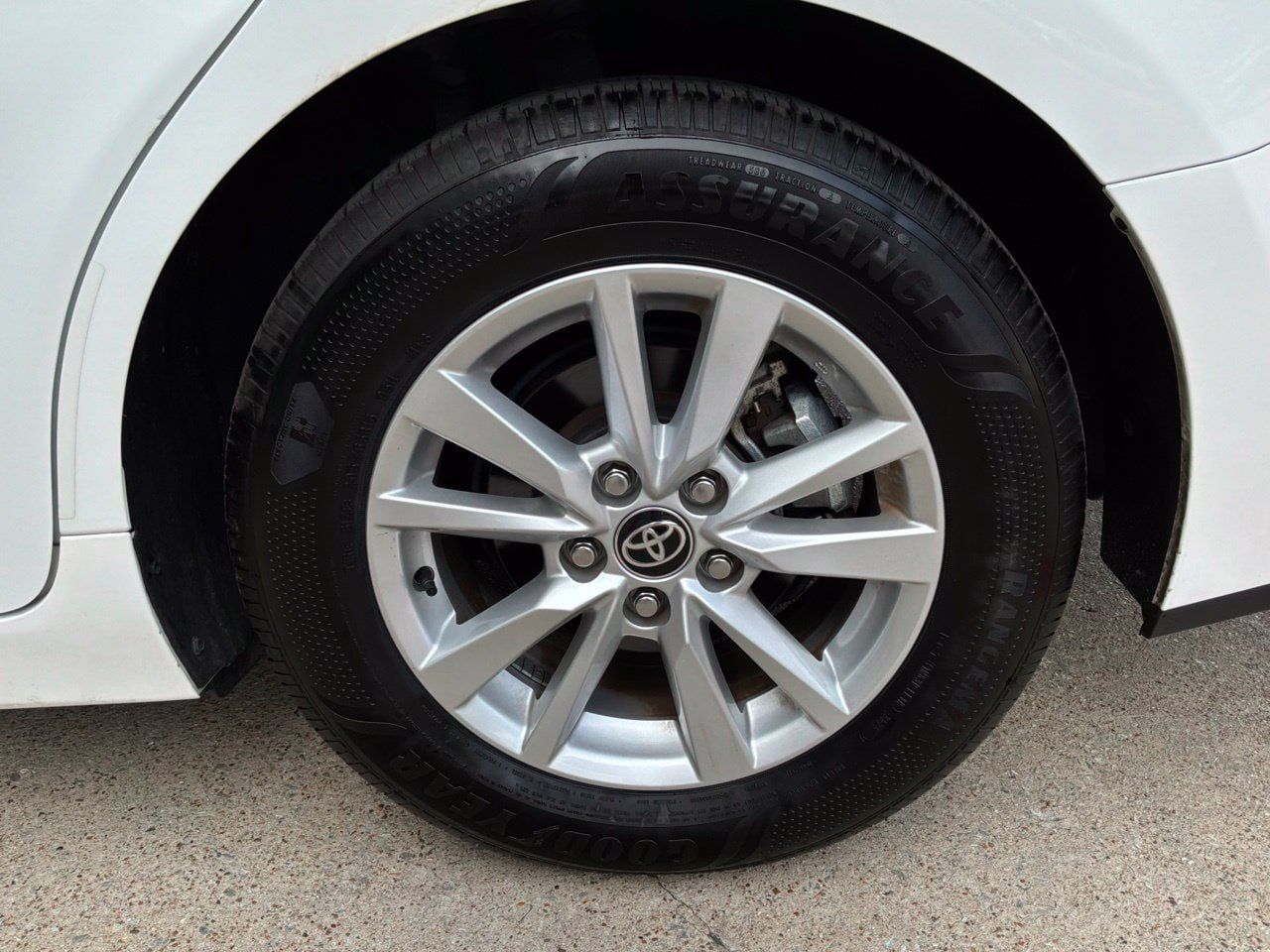 Used 2026 Toyota Camry LE FWD image 9