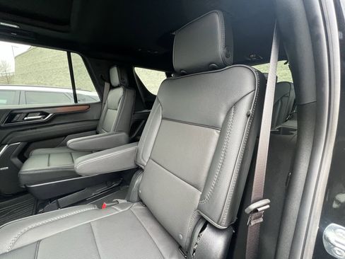 Used 2025 GMC Yukon Denali w/ Sun & Power Step Package image 33