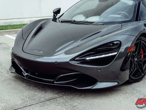 Used 2020 McLaren 720S Performance RWD image 24