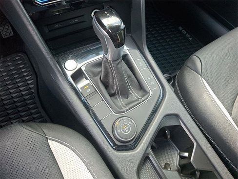 New 2025 Volkswagen Taos SEL image 12