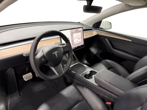 Certified 2023 Tesla Model Y Performance AWD/4WD image 9