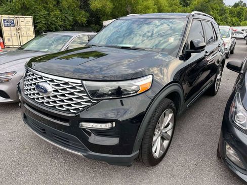 Used 2022 Ford Explorer Platinum w/ Equipment Group 601A AWD/4WD image 4
