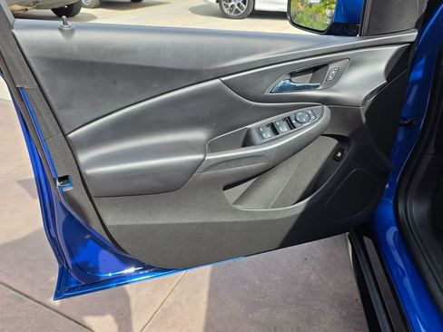 Used 2017 Chevrolet Volt LT w/ Comfort Package image 27