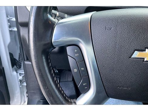 Used 2017 Chevrolet Traverse LT image 11