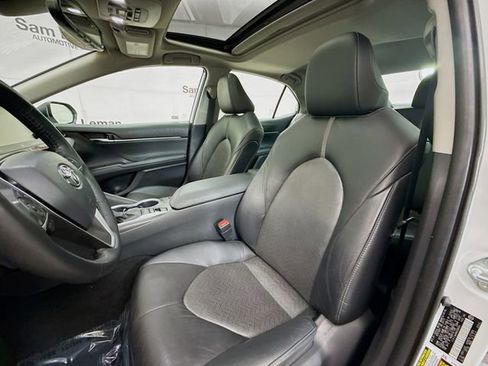 Used 2022 Toyota Camry XLE w/ Navigation Upgrade Package image 22
