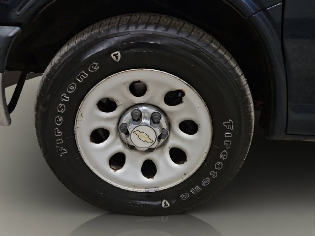 Used 2011 Chevrolet Express 1500 LT w/ LT Preferred Equipment Group AWD/4WD image 25
