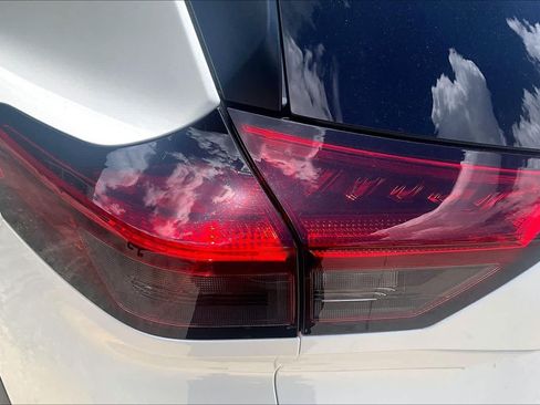 Certified 2023 Nissan Rogue SV FWD image 29