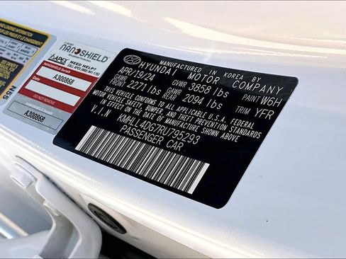 Used 2024 Hyundai Elantra SE FWD image 33