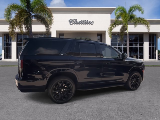 Used 2024 Cadillac Escalade Premium Luxury AWD/4WD image 15