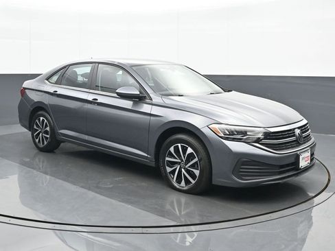 Used 2024 Volkswagen Jetta S image 9