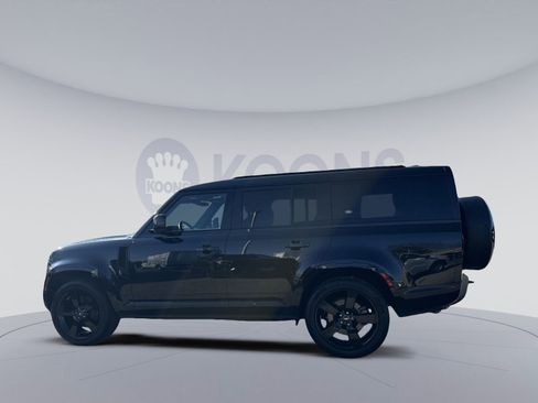 Used 2024 Land Rover Defender 130 X-Dynamic SE image 2