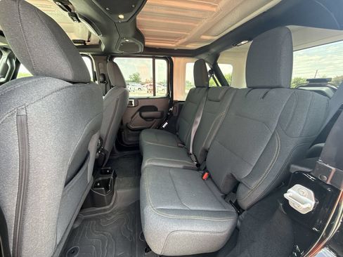 Used 2025 Jeep Wrangler Unlimited Sport AWD/4WD image 24