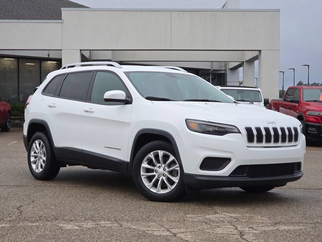 Used 2020 Jeep Cherokee Latitude w/ Cold Weather Group FWD image 2