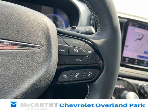 Used 2024 Chrysler Pacifica Touring-L w/ S Appearance Package FWD image 8