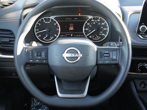 Used 2025 Nissan Rogue S image 26