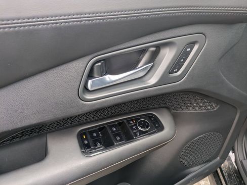 Used 2023 Nissan Ariya FWD image 16