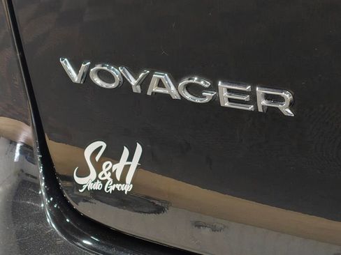 Used 2023 Chrysler Voyager LX FWD image 59