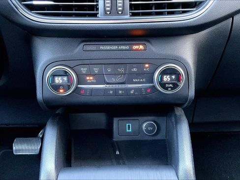 Used 2020 Ford Escape Titanium AWD/4WD image 32