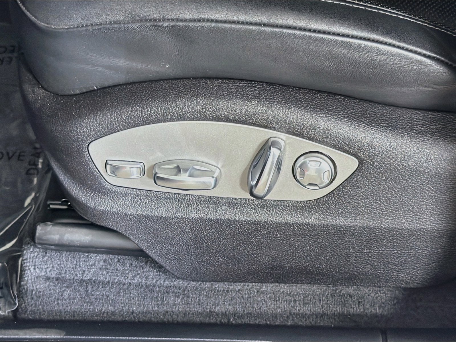 Used 2024 Porsche Macan w/ Premium Plus Package AWD/4WD image 24