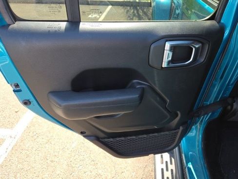 Used 2024 Jeep Wrangler Unlimited w/ Convenience Group image 15