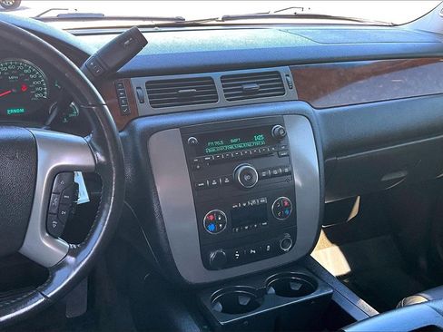 Used 2014 GMC Yukon XL SLT image 10