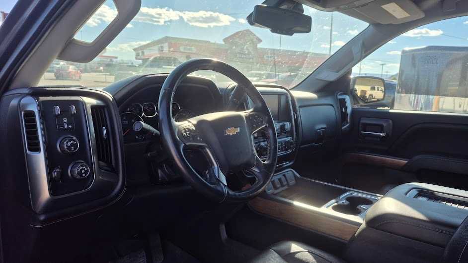 Used 2018 Chevrolet Silverado 1500 LTZ w/ LTZ Plus Package AWD/4WD image 8
