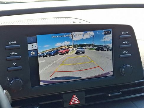 Used 2025 Hyundai Elantra Sport FWD image 18