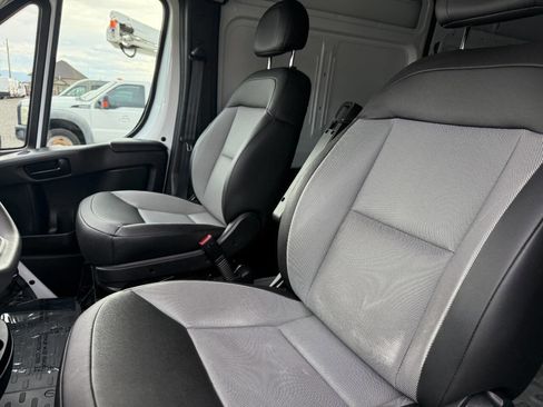Used 2025 RAM ProMaster 2500 w/ Convenience Group FWD image 15