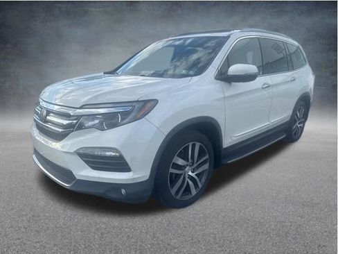 Used 2017 Honda Pilot Touring image 2