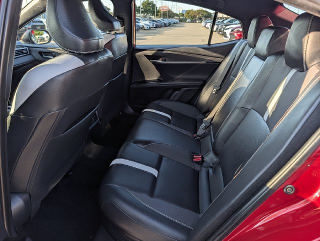 Used 2025 Toyota Camry SE FWD image 27