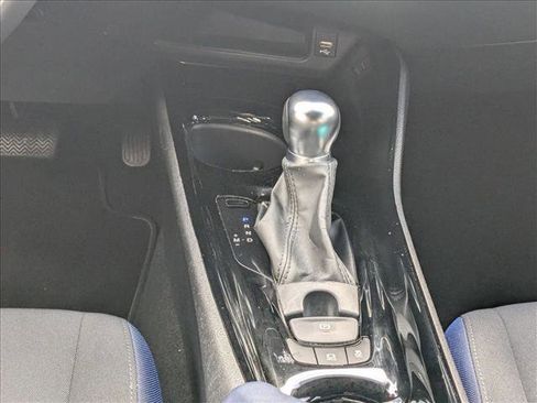 Used 2021 Toyota C-HR XLE image 10