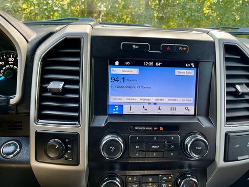 Used 2019 Ford F150 Lariat image 21