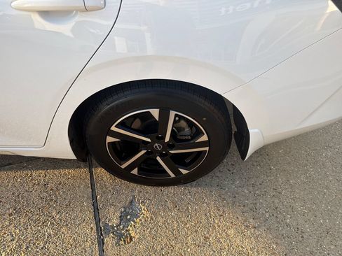 Used 2024 Nissan Sentra SV FWD image 24