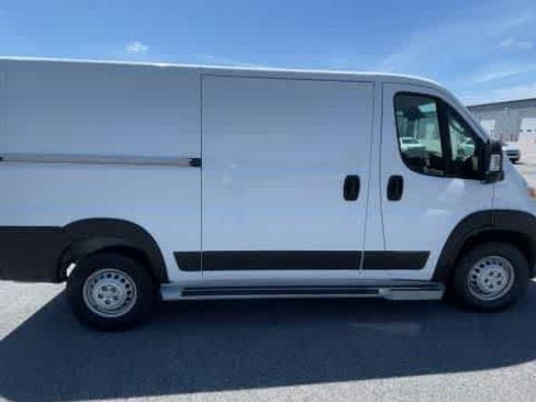 Used 2025 RAM ProMaster 2500 w/ U-Haul Equipment Group FWD image 2