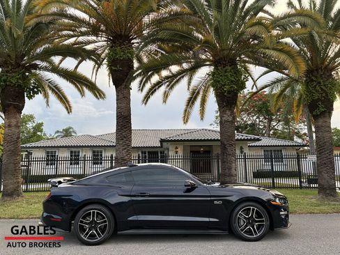 Used 2021 Ford Mustang GT RWD image 2