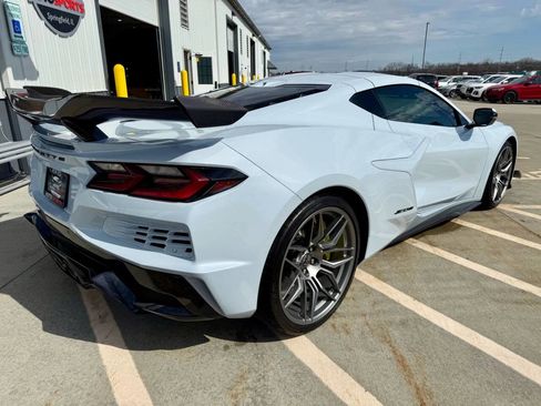 Used 2024 Chevrolet Corvette Z06 w/ Z07 Performance Package image 11
