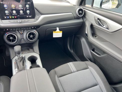 New 2026 Chevrolet Blazer LT w/ Convenience Package FWD image 29