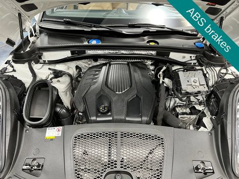 Used 2023 Porsche Macan AWD/4WD image 10