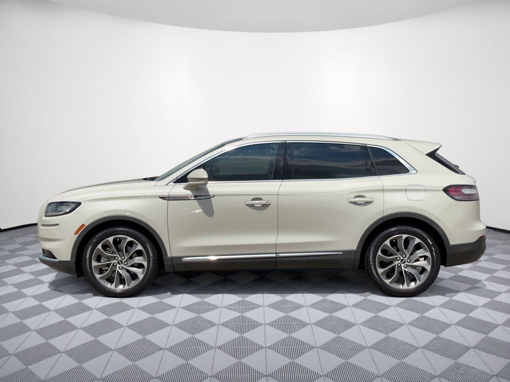 Used 2022 Lincoln Nautilus Reserve w/ Luxury Package FWD image 2