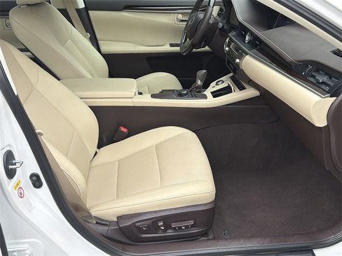 Used 2016 Lexus ES 350 w/ Premium Package w/Wood Trim image 13