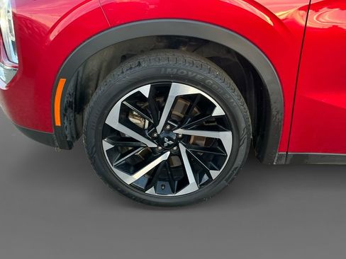 Used 2024 Mitsubishi Outlander SE Black Edition image 14