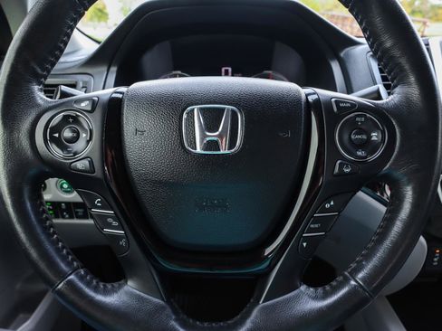 Used 2017 Honda Ridgeline RTL-E image 17