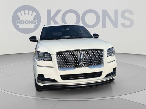 Used 2023 Lincoln Navigator Reserve AWD/4WD image 5