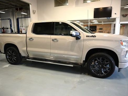 New 2026 Chevrolet Silverado 1500 High Country w/ High Country Premium Package AWD/4WD image 3