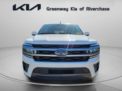 Used 2024 Ford Expedition Max XLT image 2