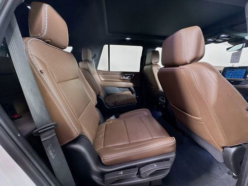 Used 2024 Chevrolet Tahoe High Country RWD image 35