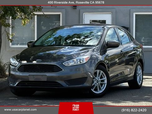 Used 2018 Ford Focus SE image 1